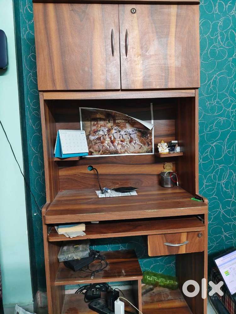 2-Year-Old Wooden Study Table with Storage & Drawers – good condition