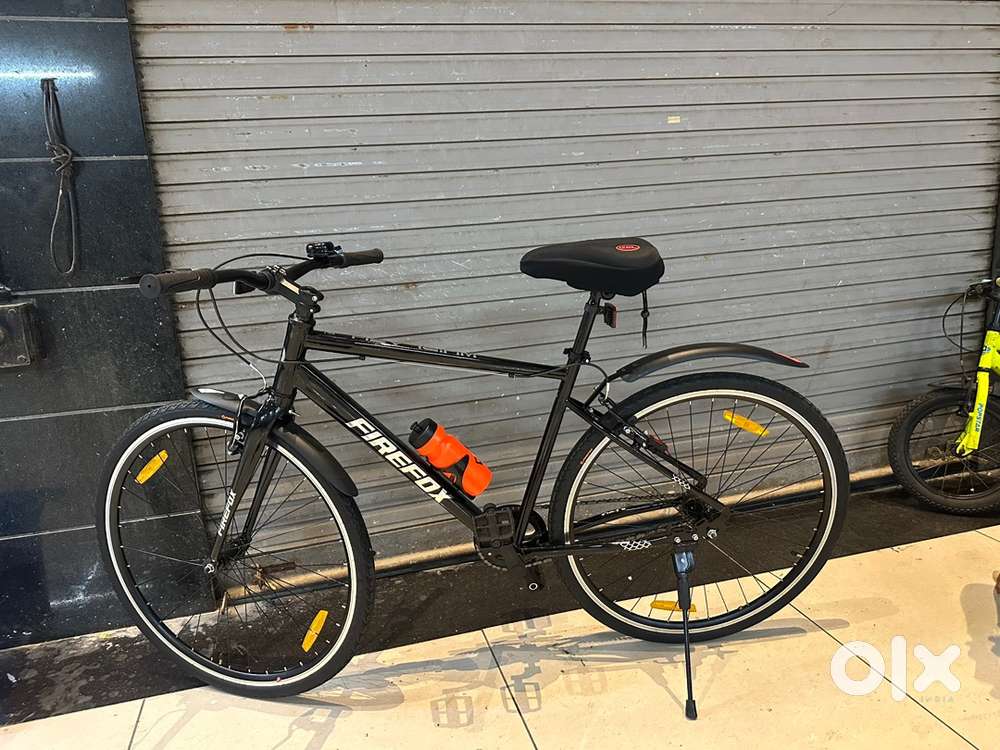 29 inch 2 month old with loaded accessories xl size bicycle