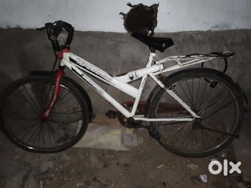 Xplode cycle white colour