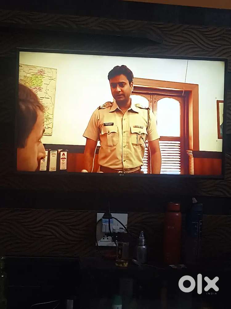Sell tha television  Lg 43 inch