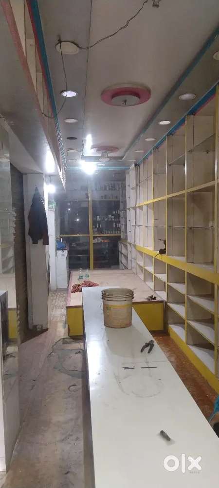 Amnour mein market me shop hai furniture ke sath sell karna hai