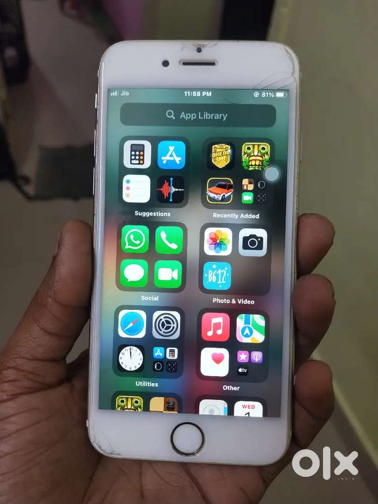 iPhone 6s gold 32gb good condition