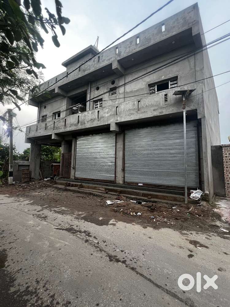 House available on rent with parking  on main road Reasi