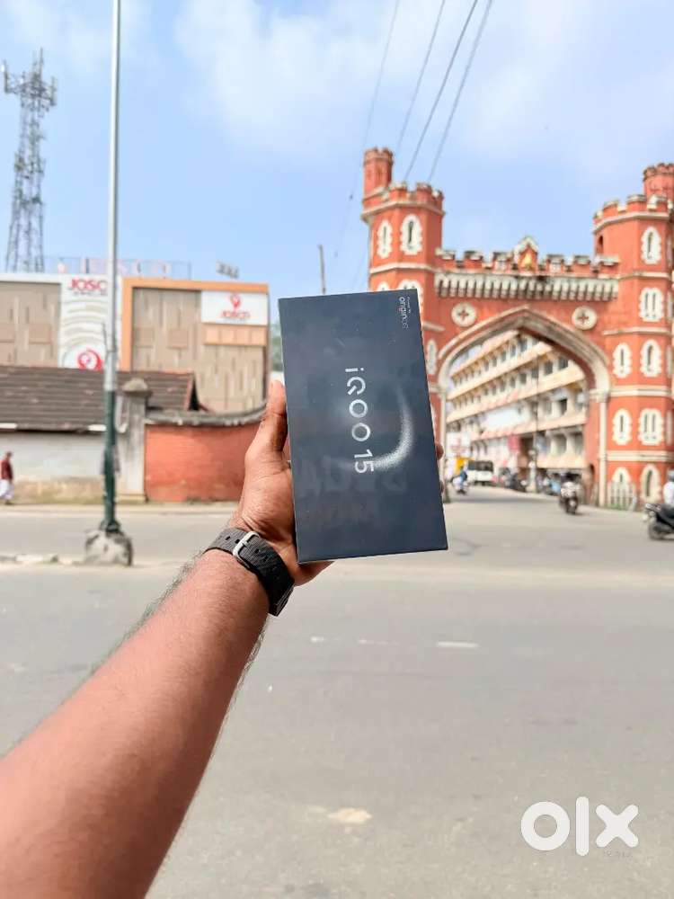 IQOO 15 12 GB 256 GB LEGEND COLOUR SEALED BOX