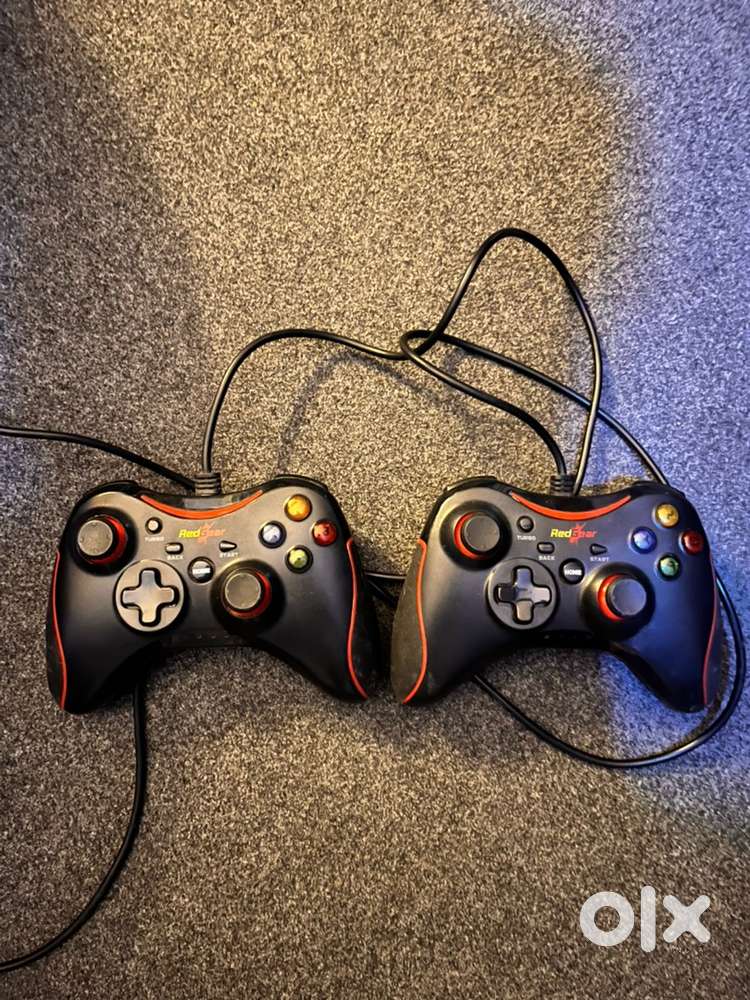 Red Gear wired Gamepad set of 2
