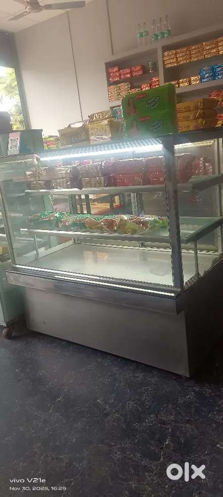 Bakery counter display