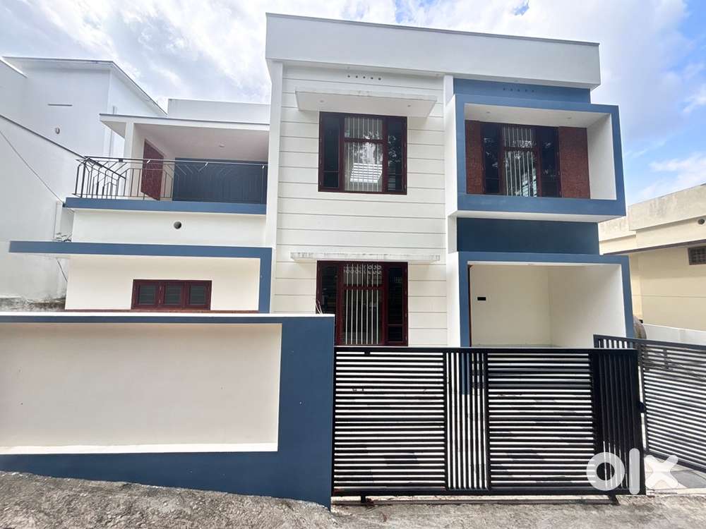 Thirumala/Manjady/4.75cent/4bhk/1750sqrft/60lks(ngble)Thachottukavu