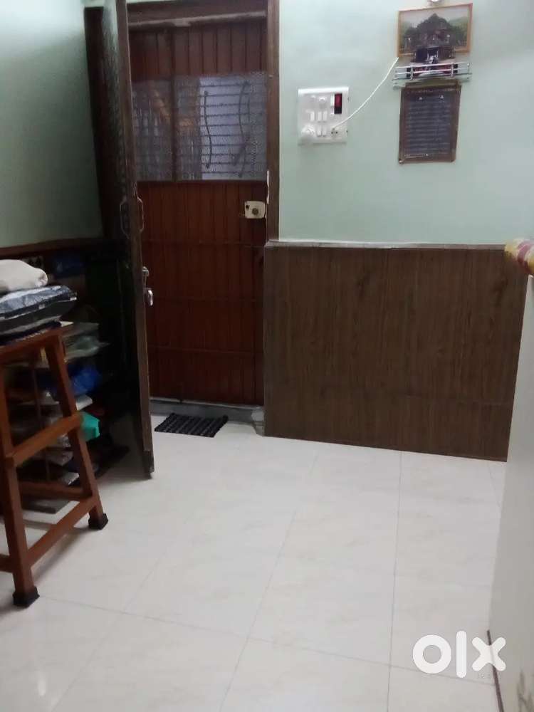 १ आर के फ्लॅट