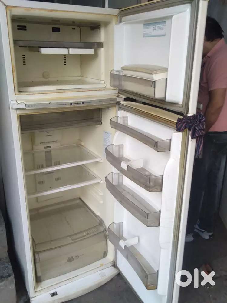Fridge 350 litres good working condition for sale