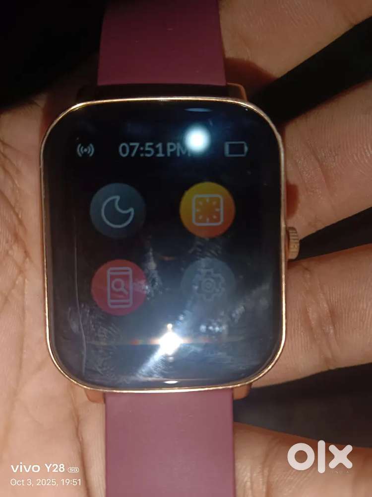 Noise colour fit smart watch