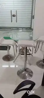 Hydra Modualar Table With Cross Metal Stand