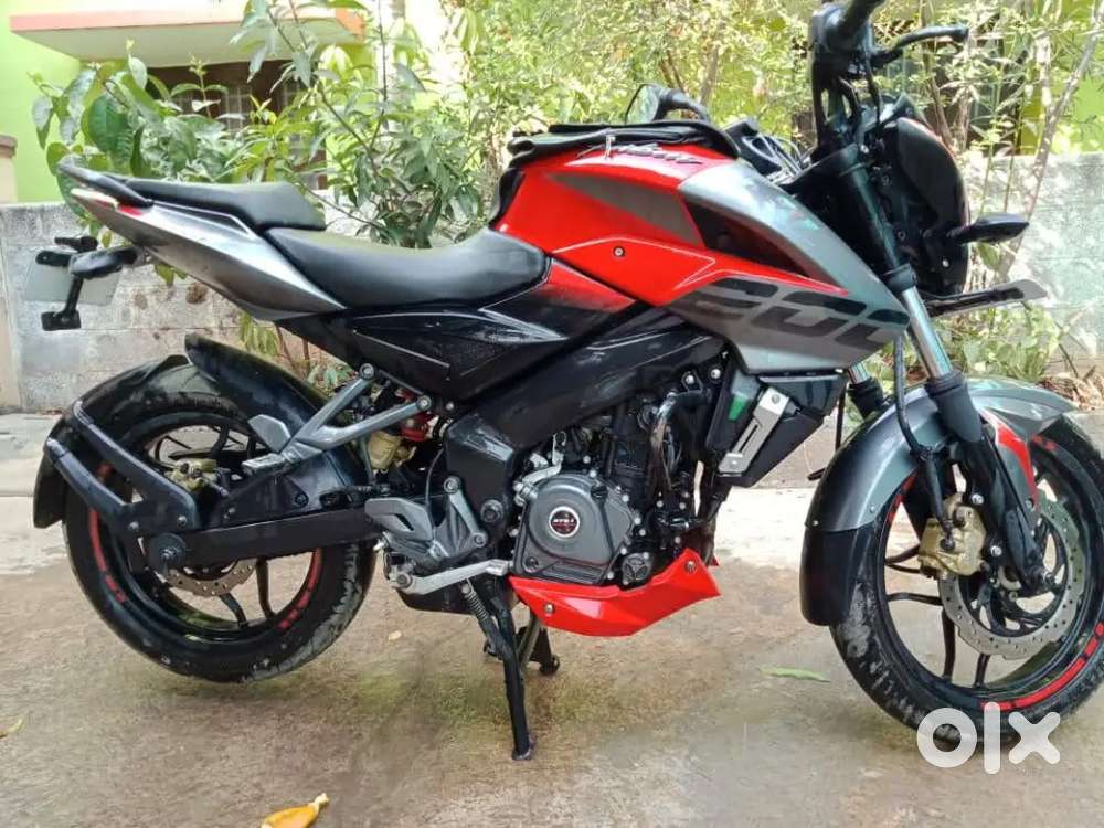 NS200 single owner vehicle