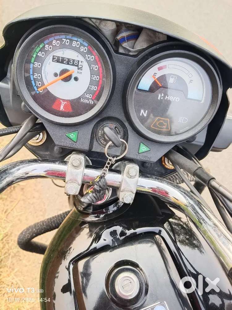 New bike leni hai isliye bech rha hu