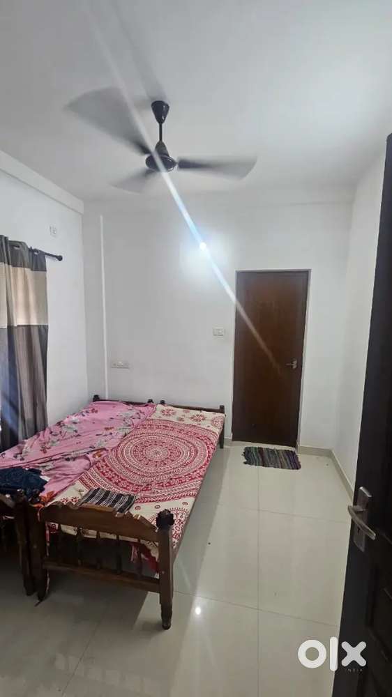 Looking for One Female roommate near kulathoor junction kazhakkoottam
