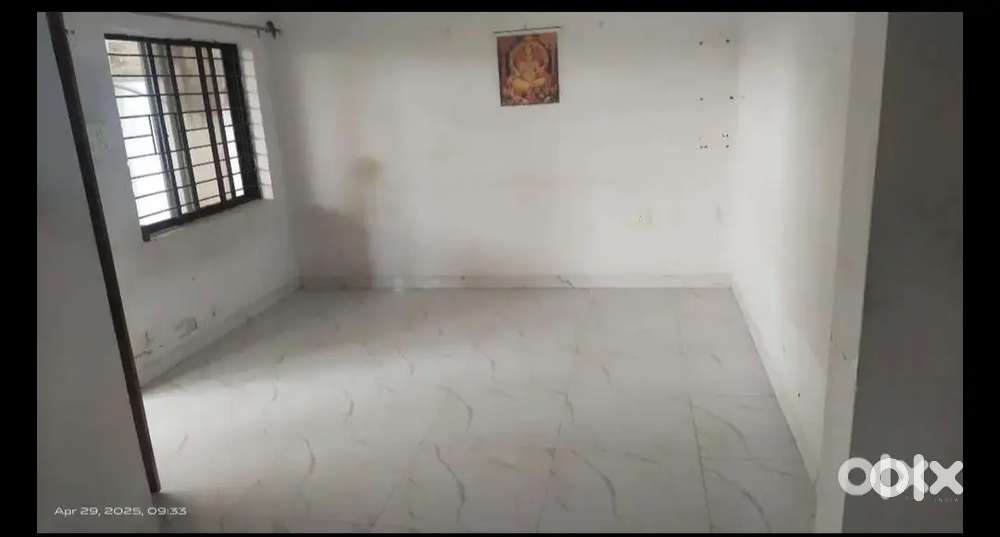 2 bhk flat for family and students