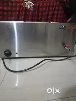 Chocolate melting machine