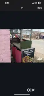 Fast food counter or tandoor b hai 1 naan wla or tikka wla b h