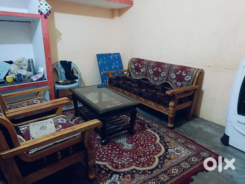 1 BHK /– Only Girls or Small Family  Secure Society