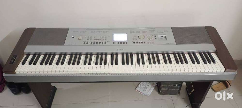 YAMAHA DGX 640 Professional Electronic keyboard/piano