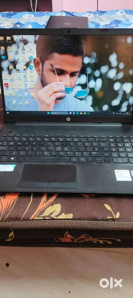 Hp laptop 15s-du2036 (256 GB SSD added recently) with bag, mouse