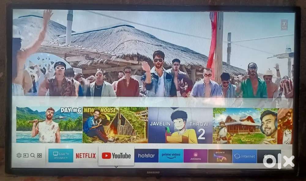 Samsung 32 inch smart LED tv