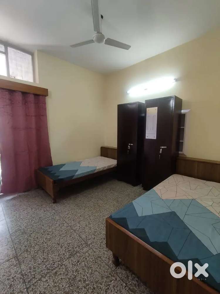 Pg for boys with food near janta market phase 3b1