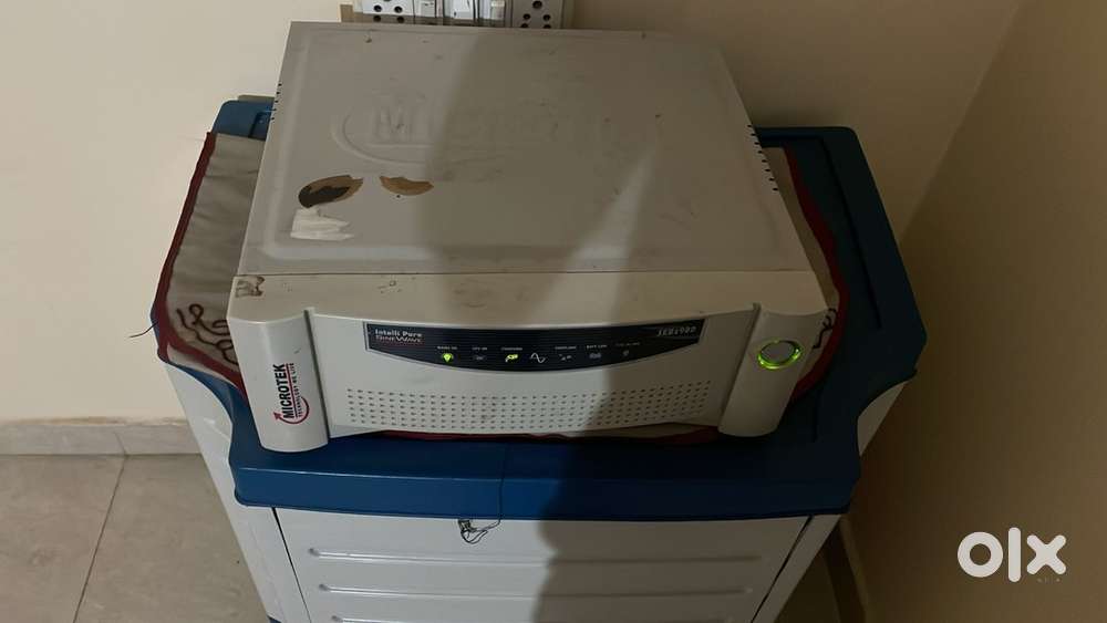 Investor and battery