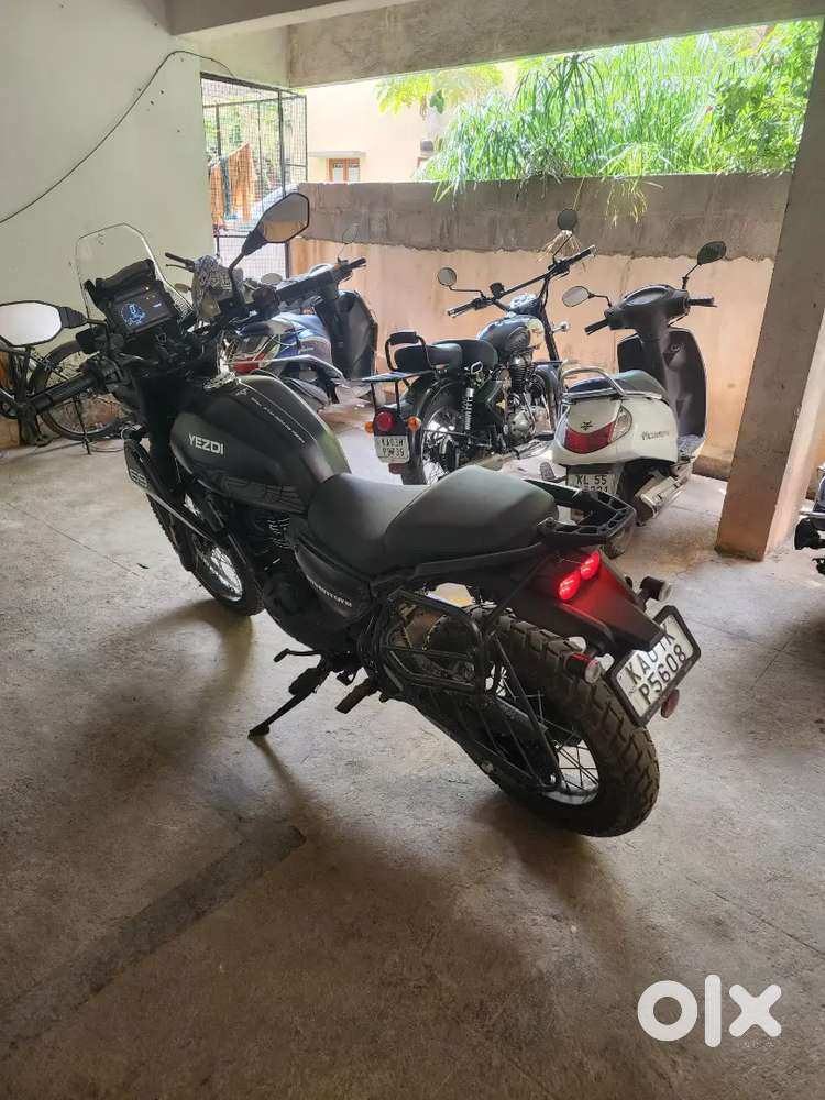 Yezdi adventure phase 2 dual light model