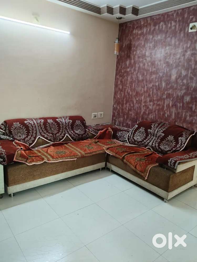 2bhk furniture flat nr Arjun tower bhuyandev