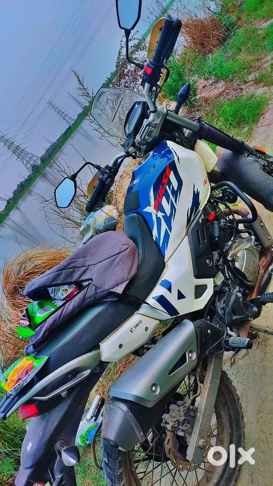 All services done in showroom 3 years warranty left of engine