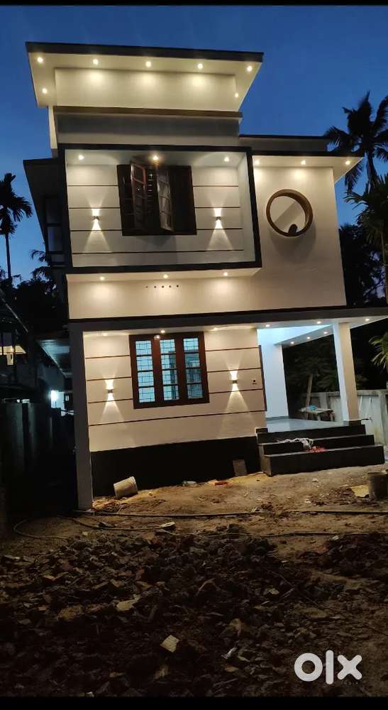 6 സെന്റ് വസ്തുവും 1200 squar feet വീടും വില്പനക്ക്