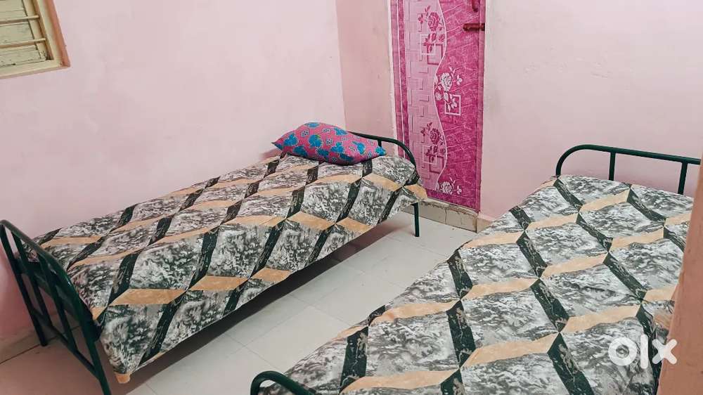 PG for women's  teynampet near eldams road bus stand