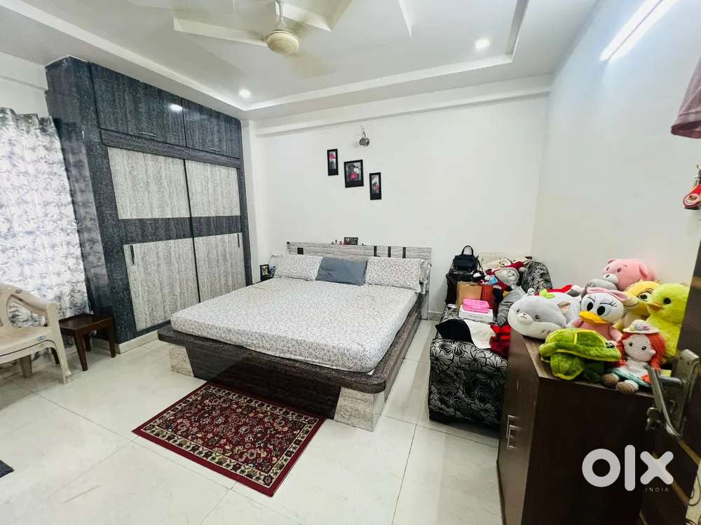 3BHK Flat for sale . Ready to move in .