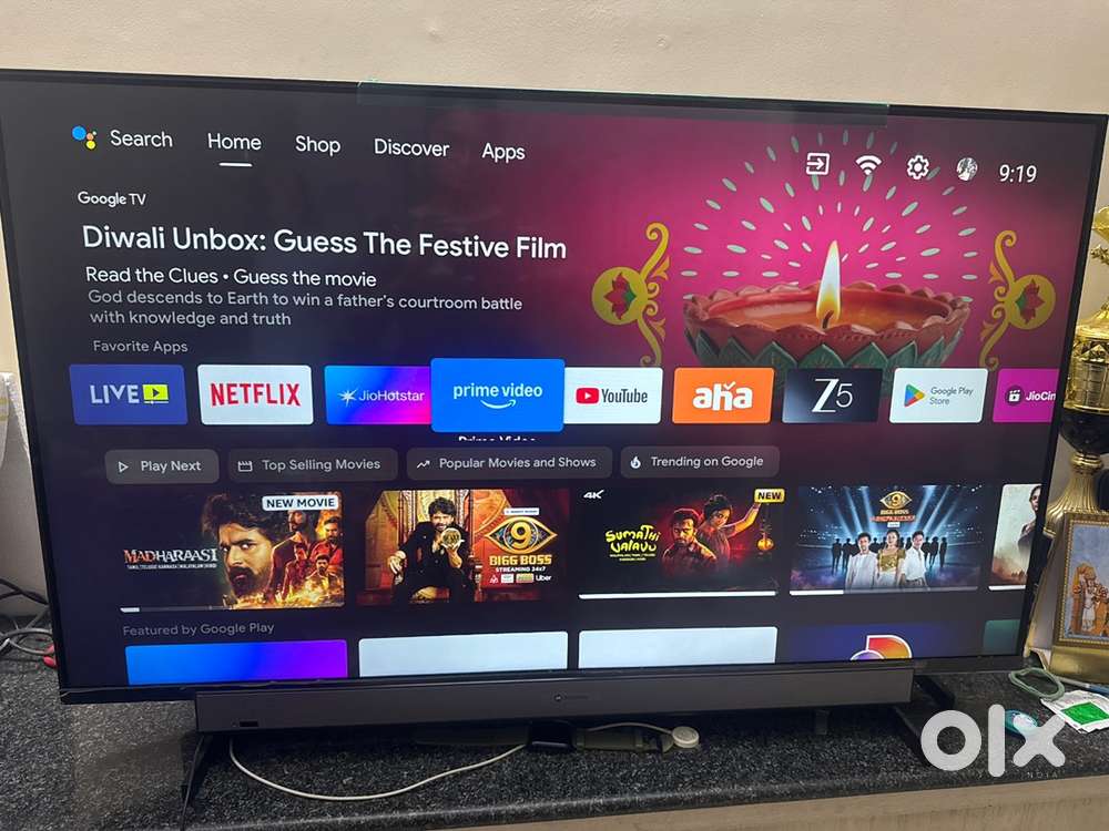 Motorola zx pro 43 inch tv + game controller