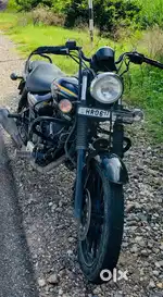 Bajaj Avenger 150 Street