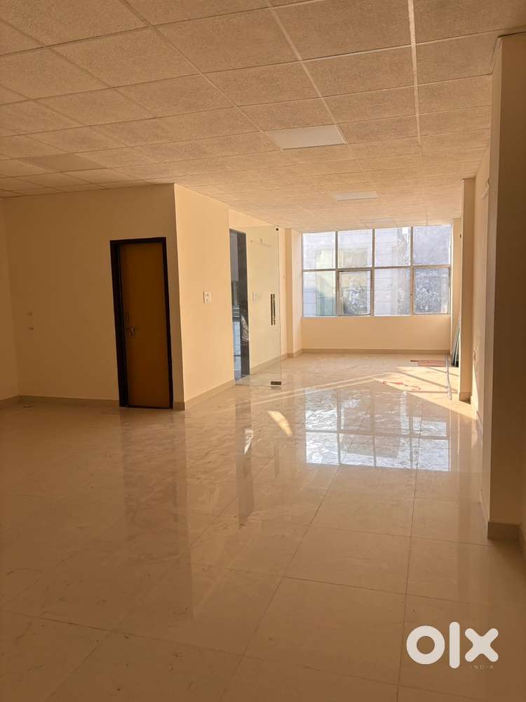 840sq.ft hall available for rent in Gomti Nagar