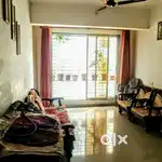 Spacious 2 BHK with Extra Living Space | Prime Market Area, Opp School