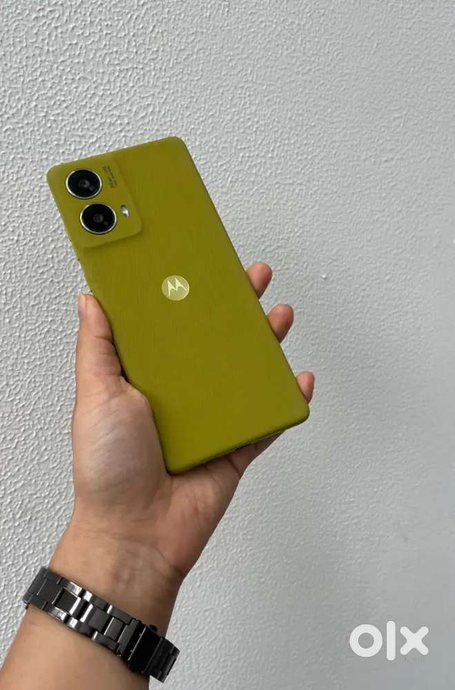 Motorola g85 , clean condition with all accessories