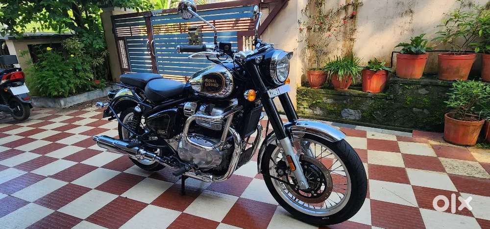 New Classic 650 Black Chrome, extended warranty, road assistant,