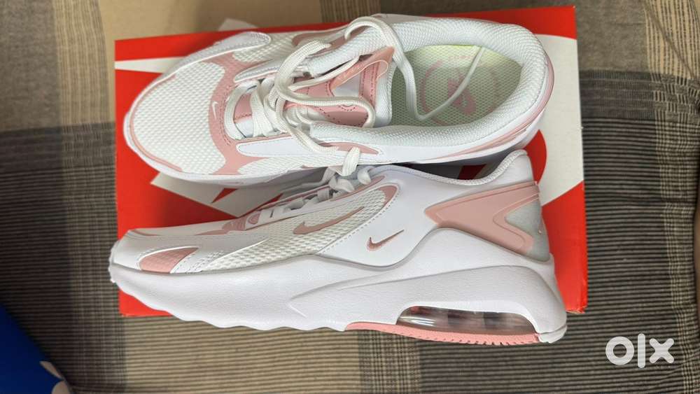Nike and Adidas women shoes. Size UK-6