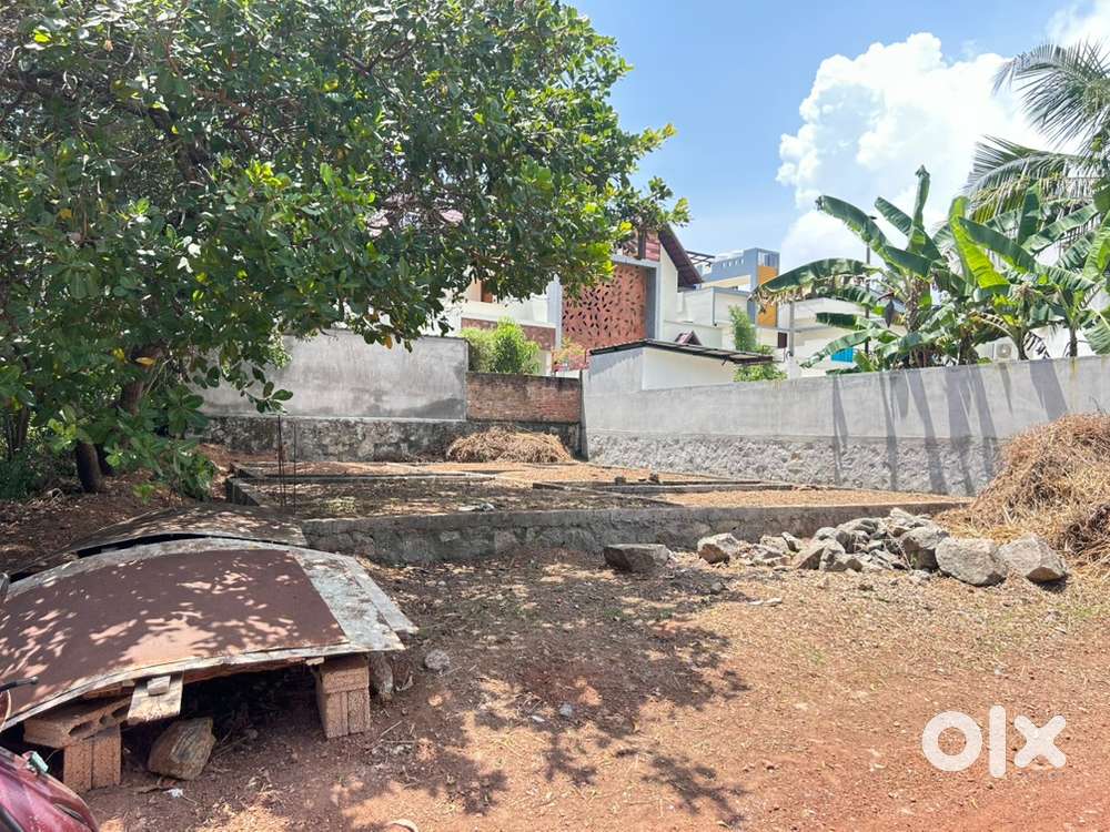 5 cent square house plot Karyavattam Gandipuram road