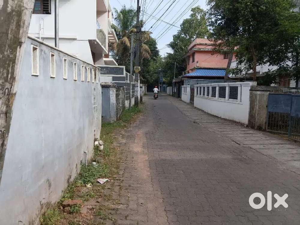 6 CENT RESIDENTIAL PLOT (LAND) FOR SALE AT KAKKANAD PADAMUGHAL