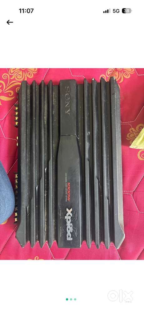 Sony XPLOD sub woofer and amplifier