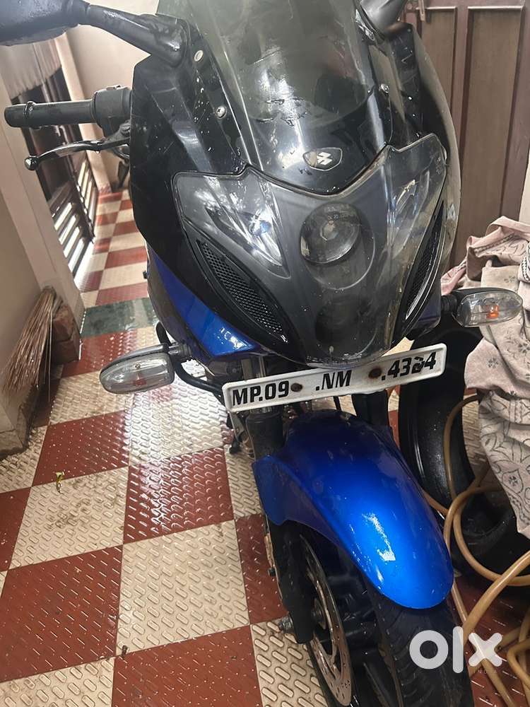 Pulsar 220 F in Good Condition with services