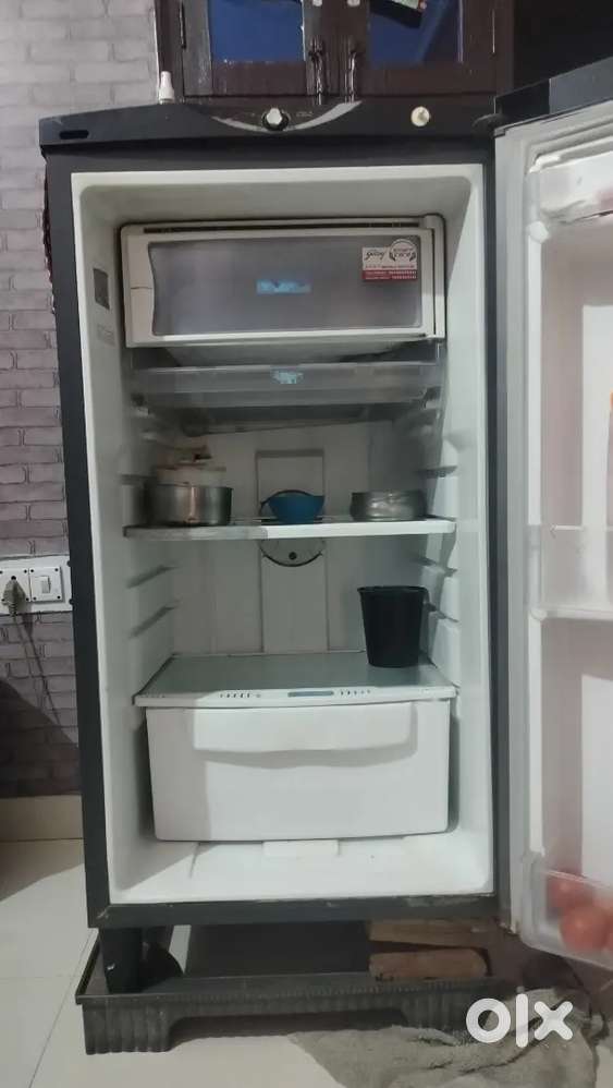 Godrej Single Door Refrigerator (Model GDE 195 BX4) –Working Condition