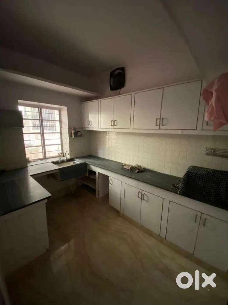 3 bhk semi furnished, Raja park