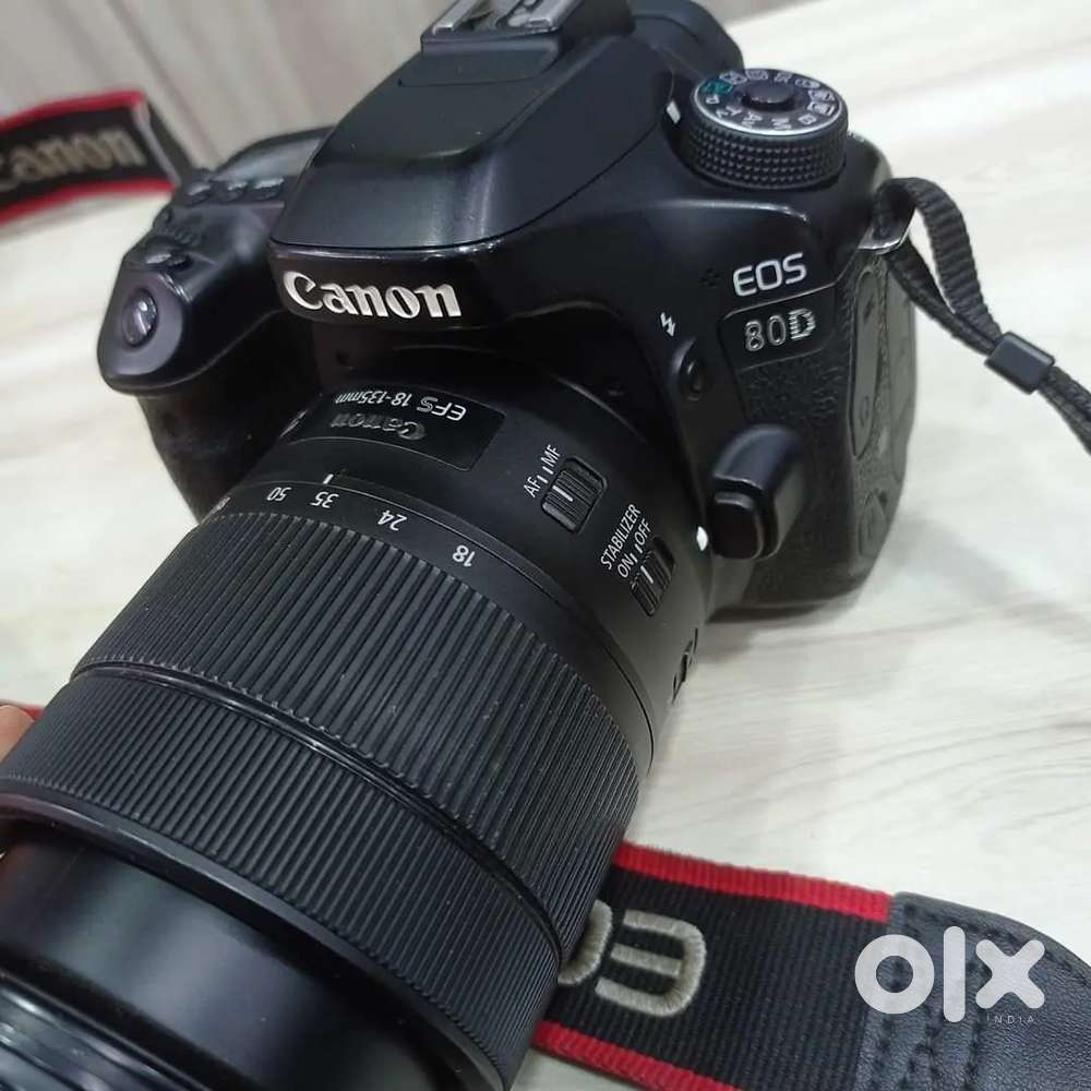 Canon Camera 80D DSLR model with all' kits