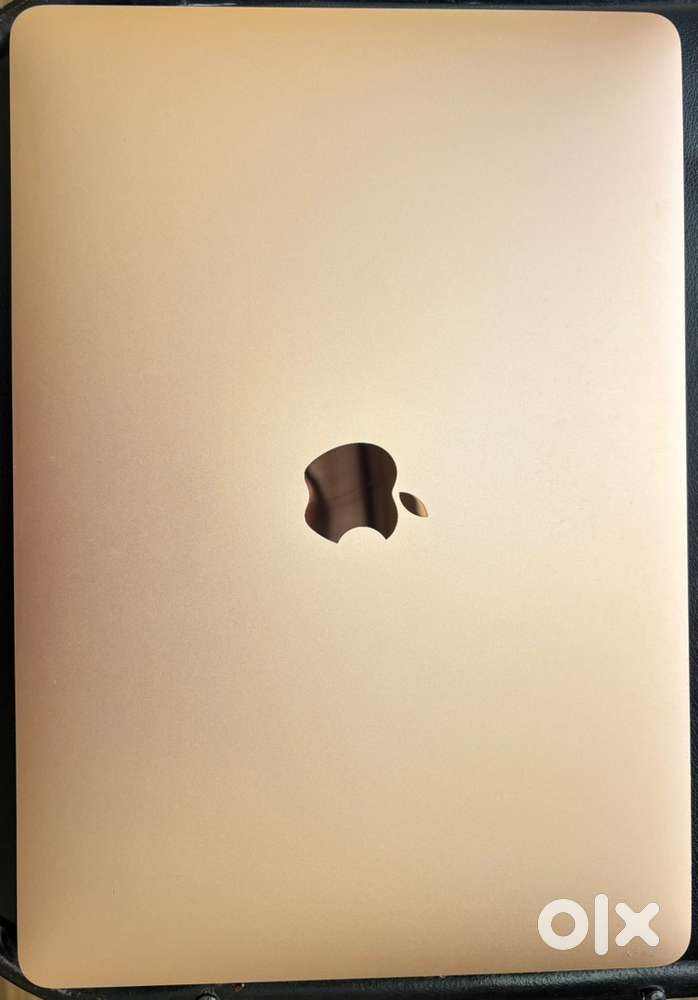 Macbook air 2020 intel i3 with accessories including magic mouse 2