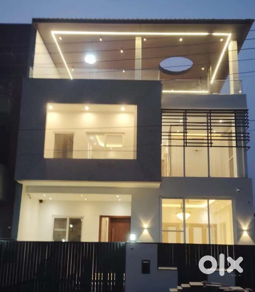 10 MARLA NEWLY BUILT CORNER FACING PARK DUPLEX HOUSE IN SECTOR 79