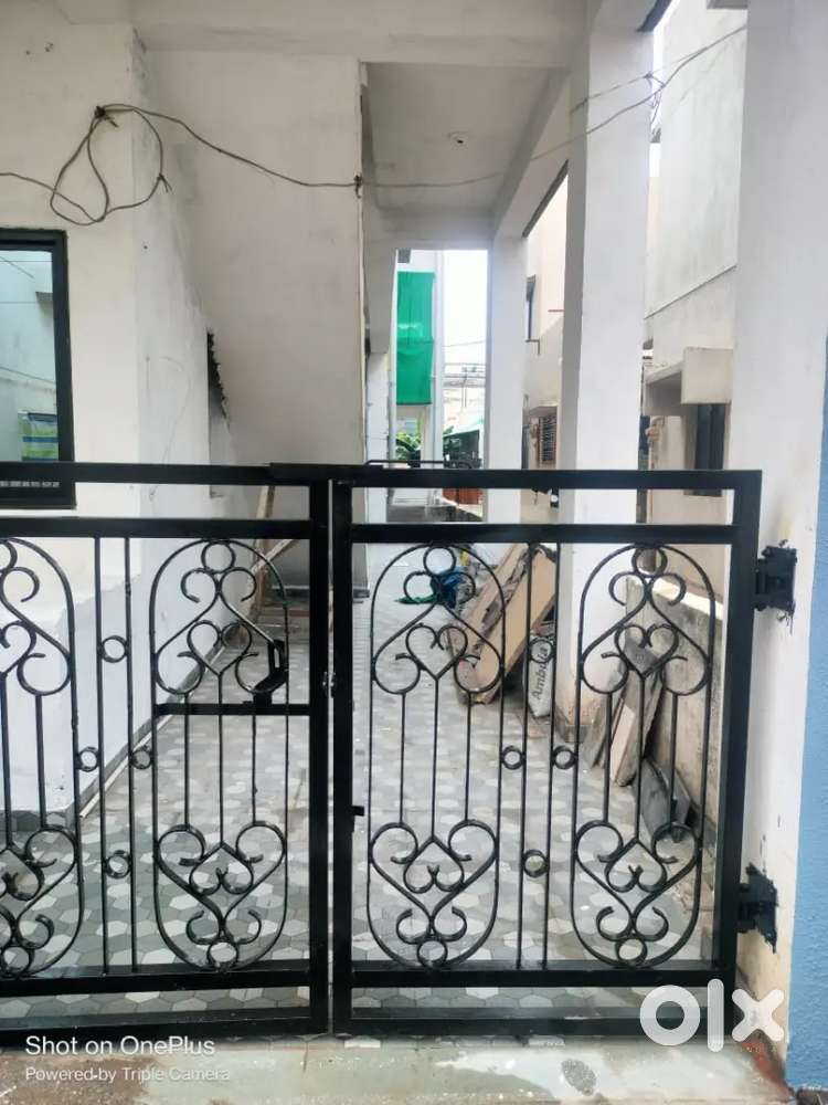 2 bhk house for rent near shravan chokadi.